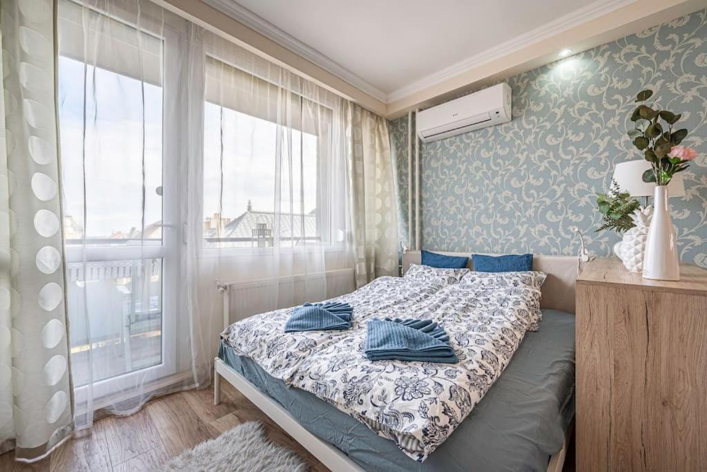 Liszt Ferenc Square Panorama Apt Будапеща Екстериор снимка