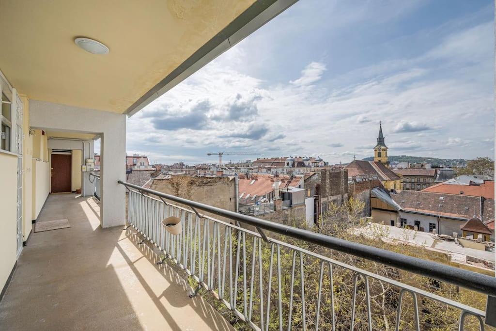 Liszt Ferenc Square Panorama Apt Будапеща Екстериор снимка