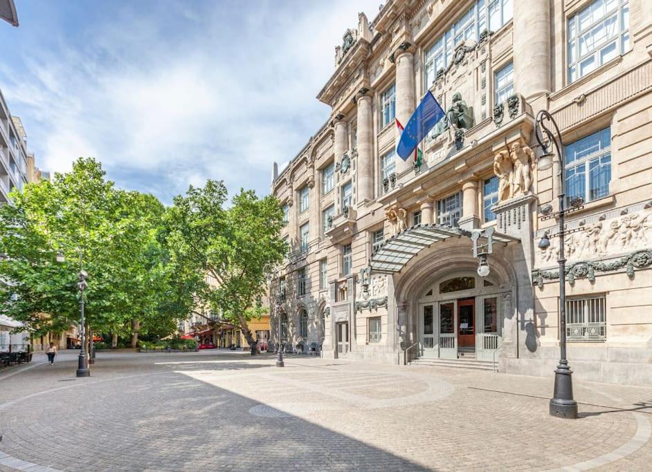 Liszt Ferenc Square Panorama Apt Будапеща Екстериор снимка
